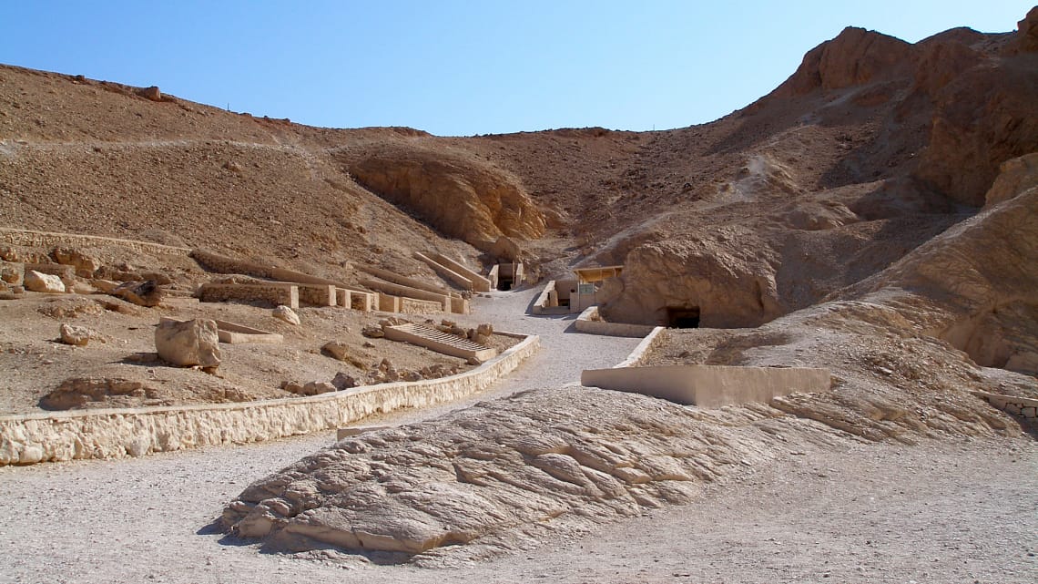Valley of Queens 4