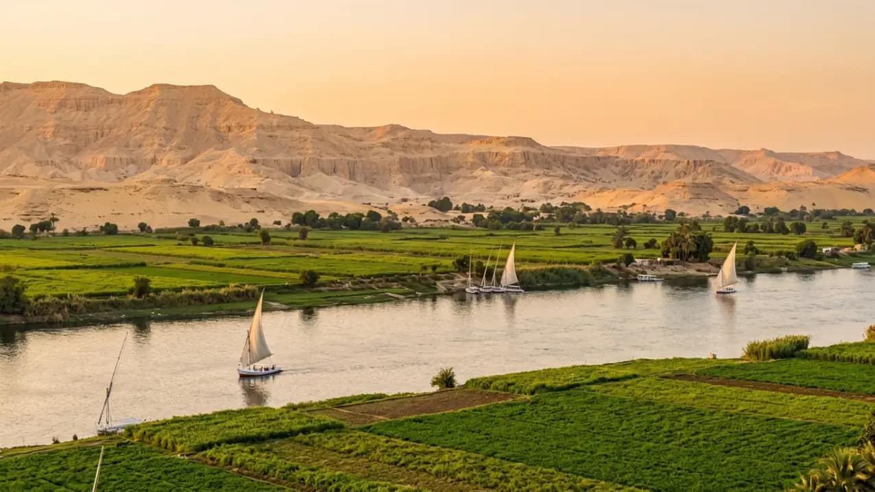 Natural Landscapes & Scenic Views