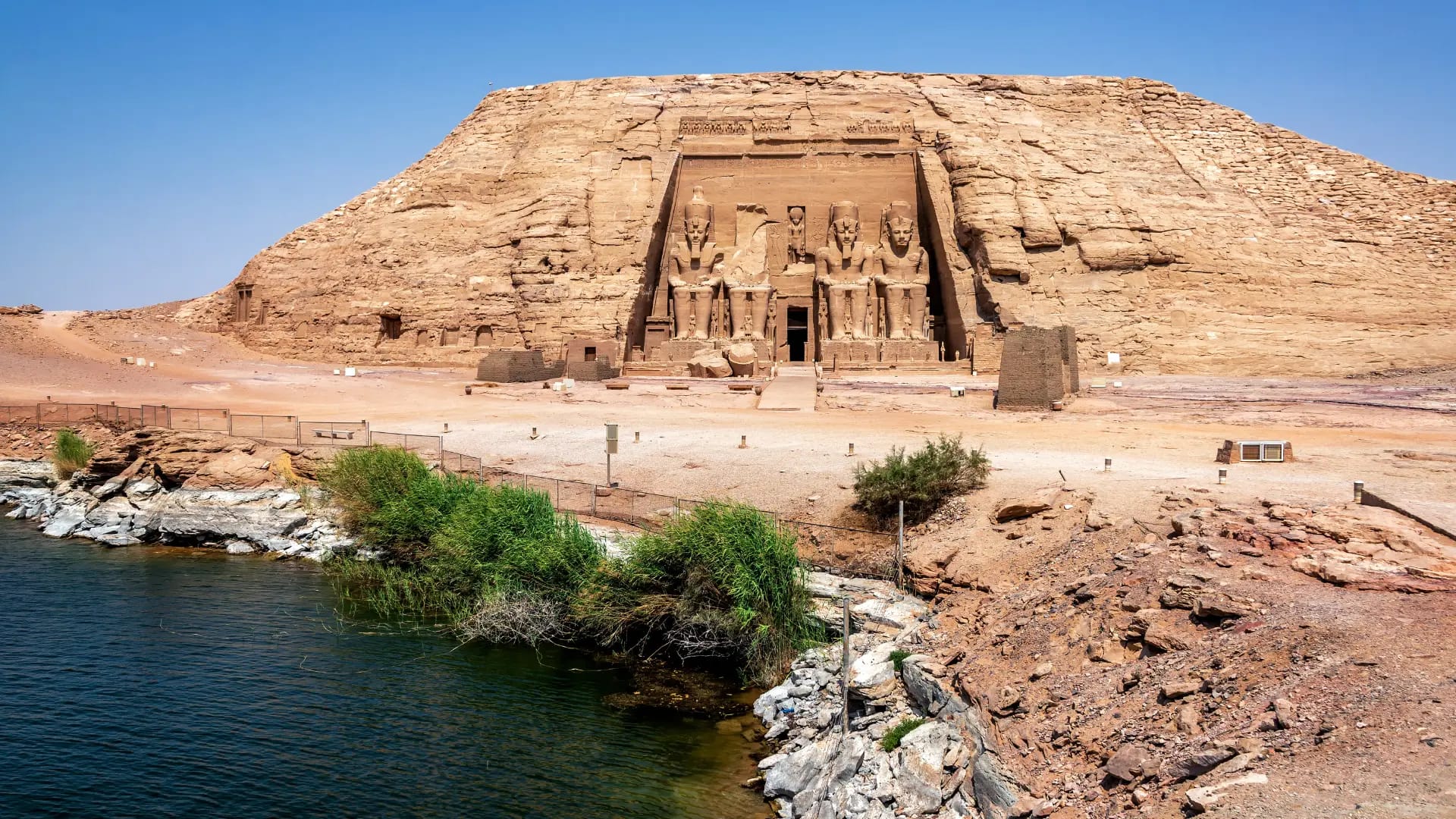 4 days aswan abu simbel nile cruise