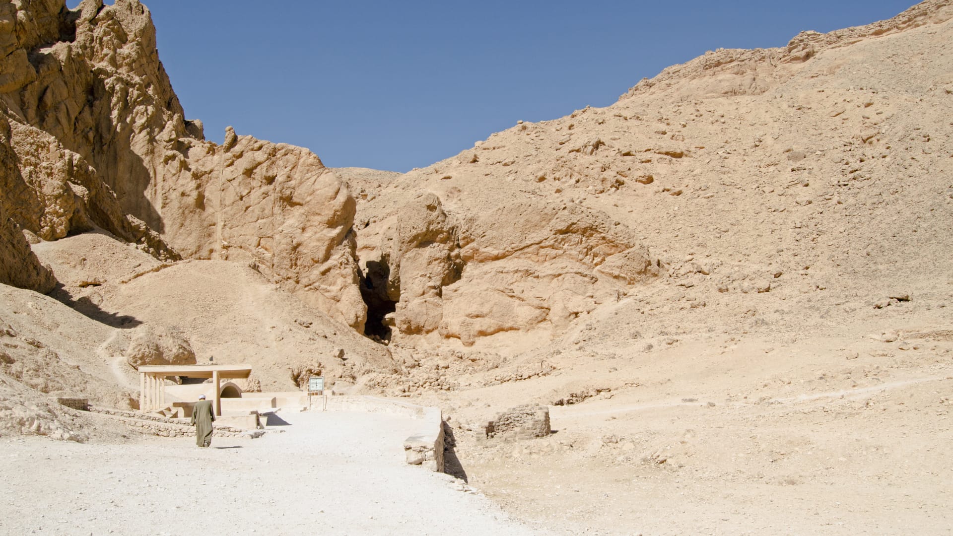 Valley of the Queens 3