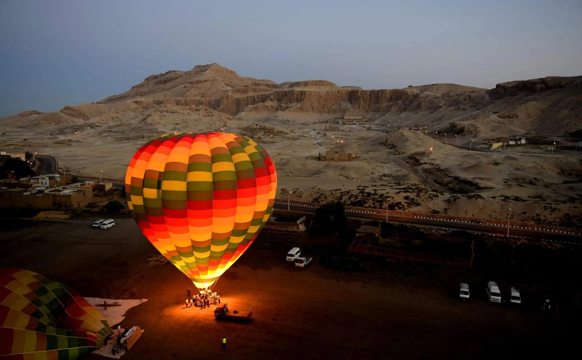 ExperienceaBreathtakingHotAirBalloonRideOverLuxor KlookNewZealand 1